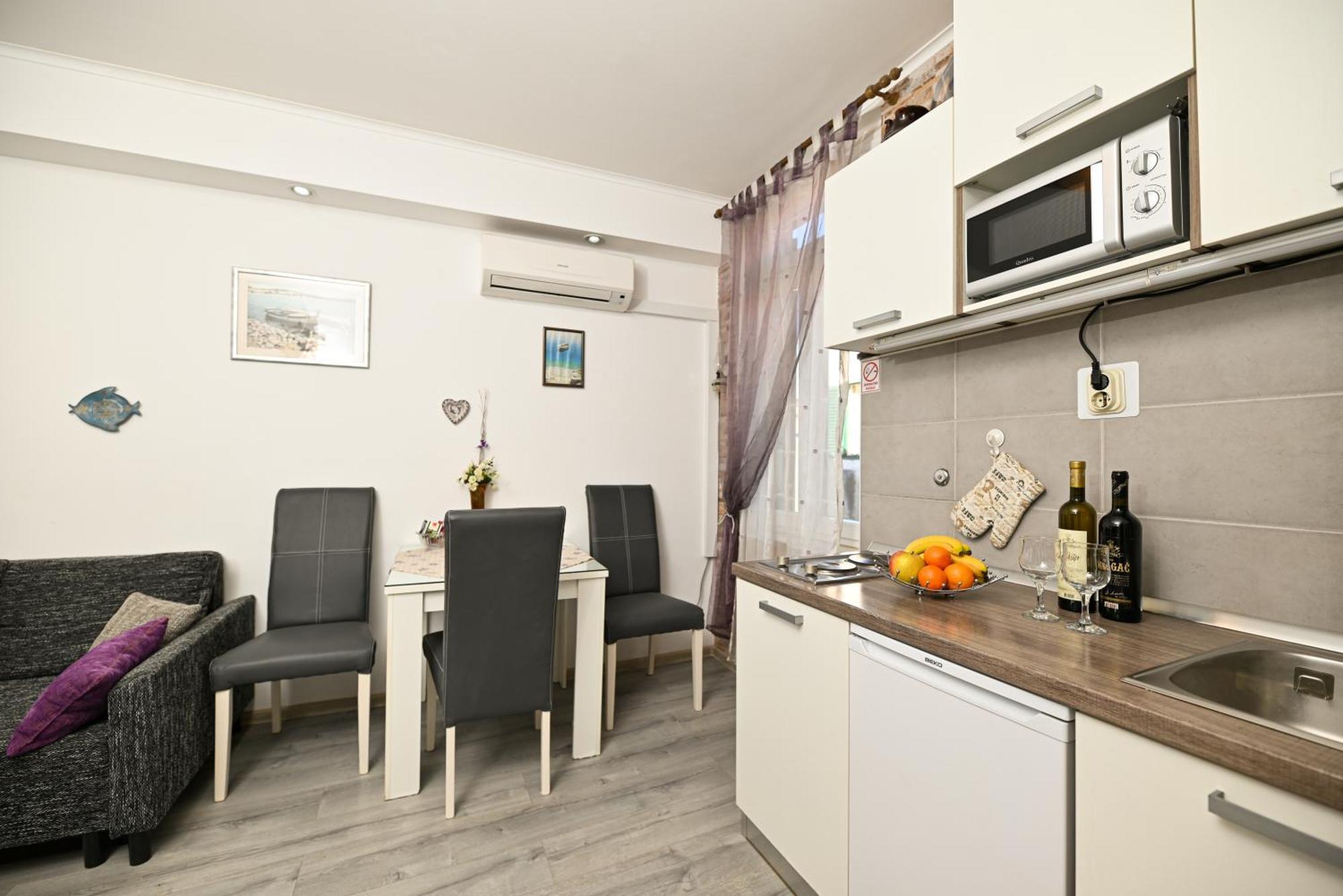 Apartments Posejdon & Neptun สปลิท ภายนอก รูปภาพ