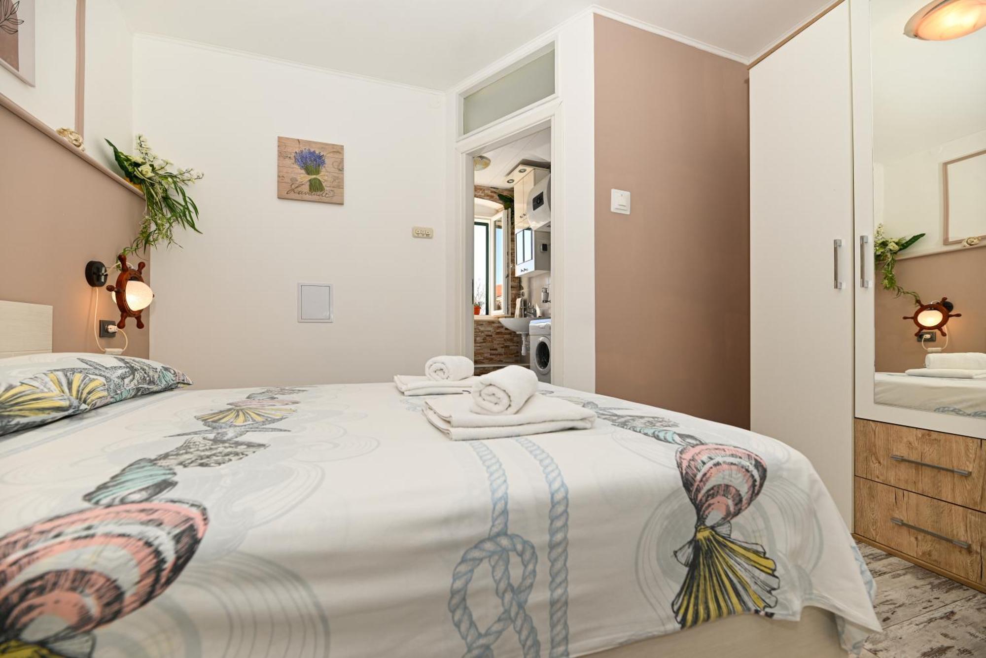 Apartments Posejdon & Neptun สปลิท ภายนอก รูปภาพ