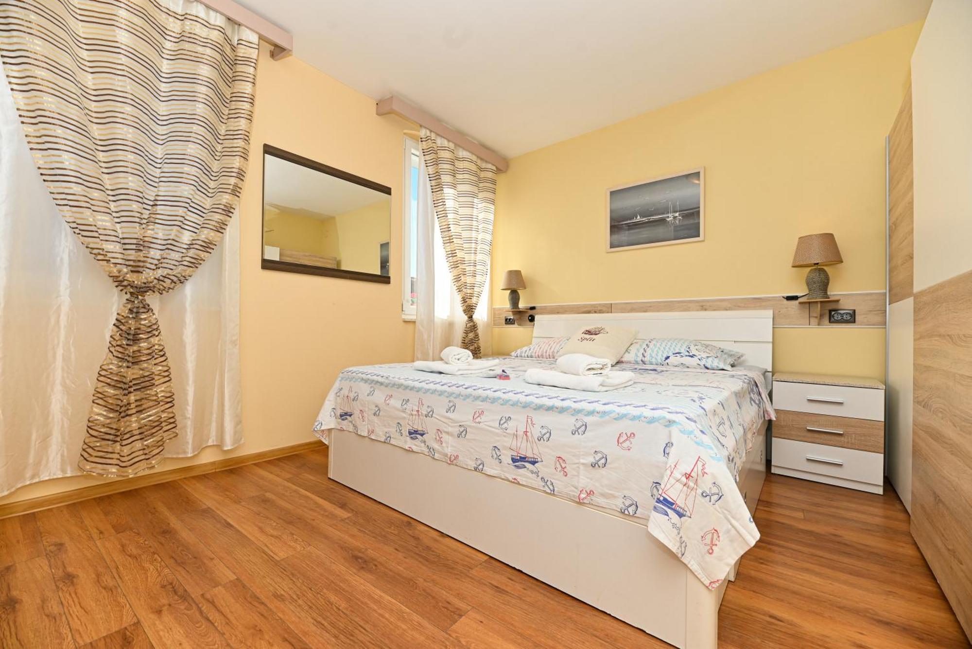 Apartments Posejdon & Neptun สปลิท ภายนอก รูปภาพ